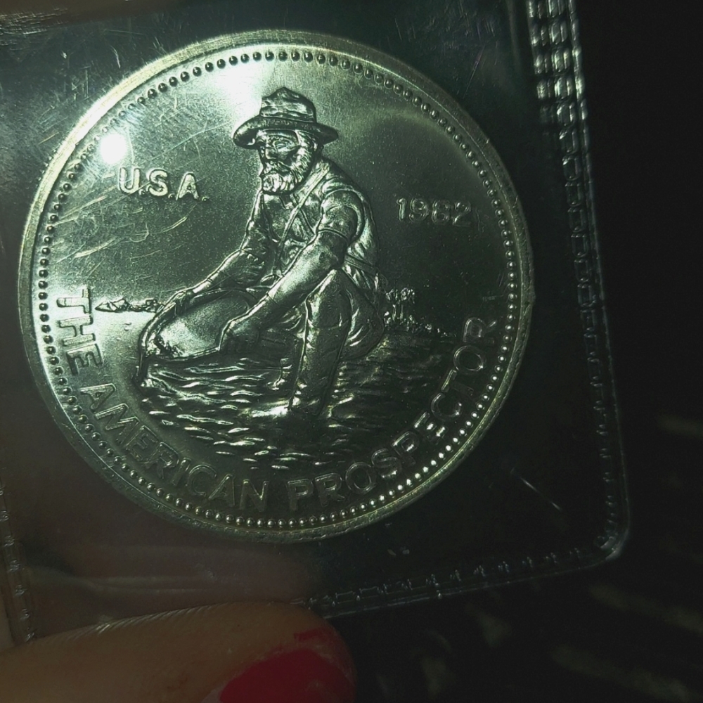 1982 America prospector .999 coin 1 oz
